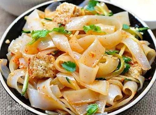 蒸涼皮怎么做才好吃 教你一個(gè)家常做法,口感勁道非常好吃