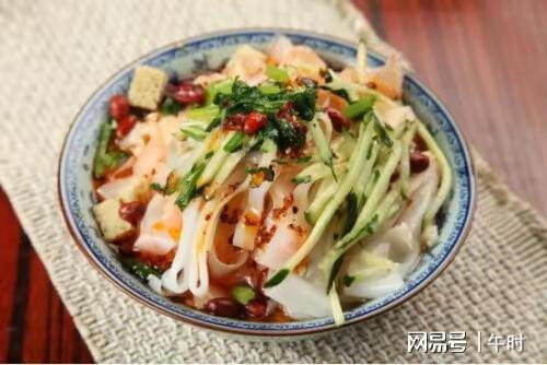 涼皮仿黃瓜絲被罰，漢堡配菜是否需要食品生產許可證？